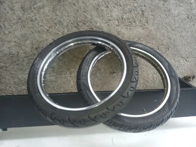Par rodas 18" completas de moto