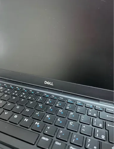 Notebook da Dell funcionando perfeitamente, com carregador original, bateria boa.