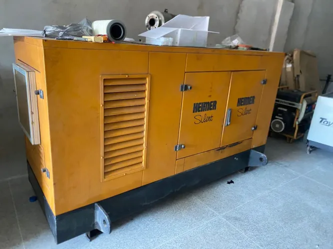 Vende-se Gerador 55 kVA motor MWM 3 cilindro