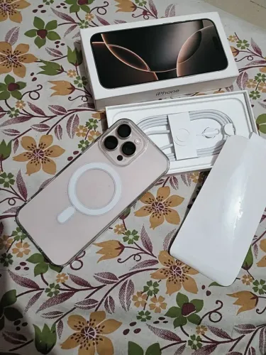 Estou vendendo iPhone 16 pro max mais ou menos 1 ano e meio de uso