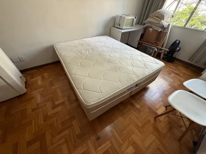 CAMA BOX CASAL QUEEN SEMINOVA EM OTIMO ESTADO