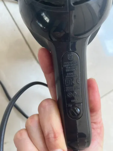 Secador cabelo portátil Philips bivolt pequeno