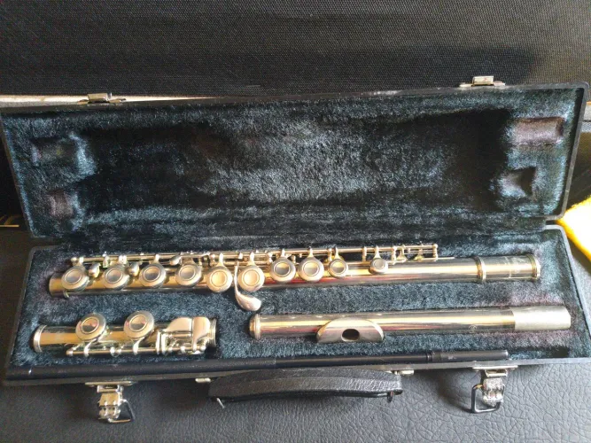 Flauta transversal Yamaha 225n