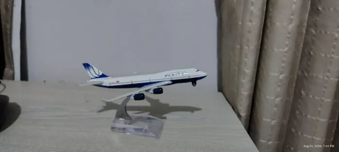Minhatura 747-400 United airlines (pintura antiga)