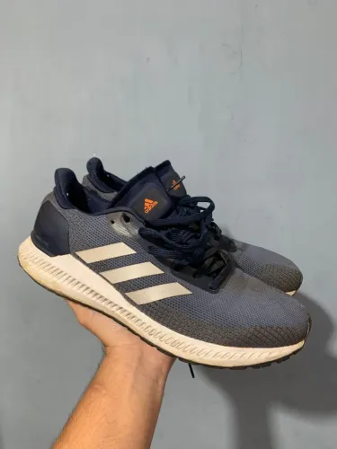 Tênis Adidas Esportivo tamanho 40 