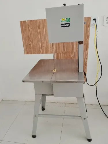 Serra fita para açougues e peixarias.