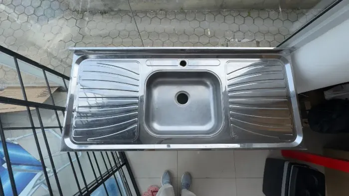 .. Pia de cozinha em inox 1,20 m com cuba - R$150