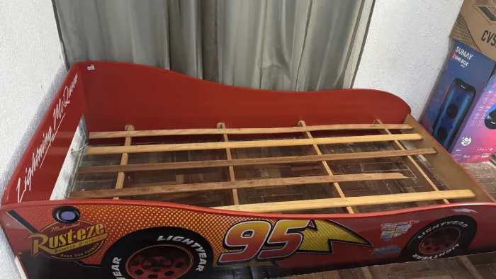 Cama infantil carros 