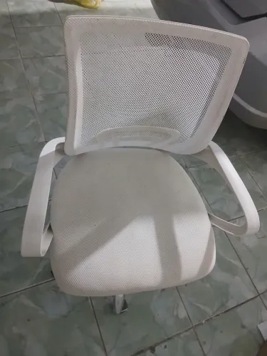 Cadeira de escritório  branca 