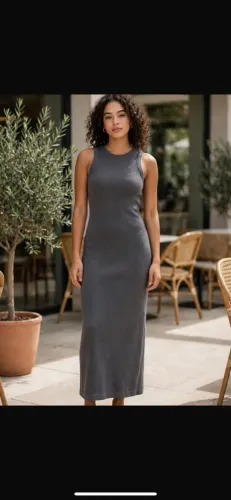 Vestido midi canelado