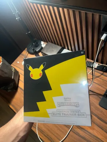 ETB 25th Celebrations Pokémon Center Pokémon TCG