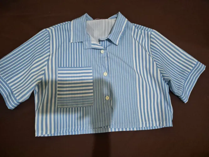 Vendo Camisa Cropped Listrada