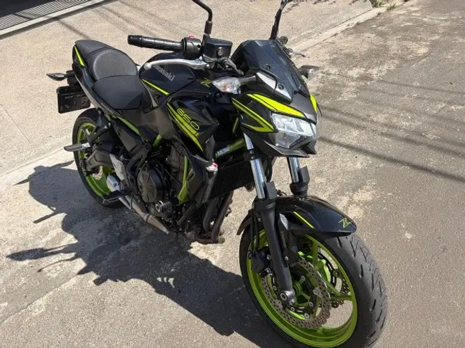 Kawasaki Z650 SE ABS 2021 | 22.000 km | Impecável | IPVA 2026 Pago