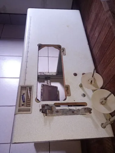 Mesa para máquina costura industrial reta singer