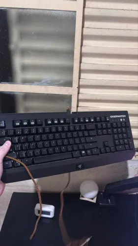 Teclado mecânico razer black widow