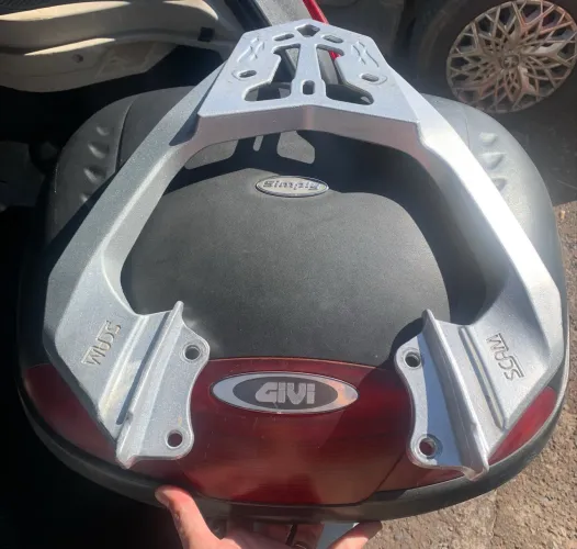 Baú Givi 45l com base+suporte