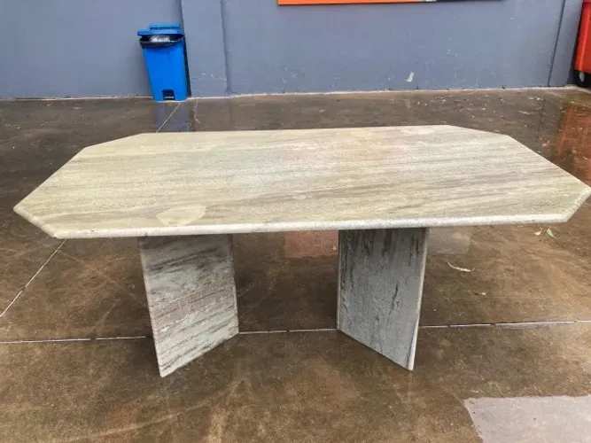 Mesa de Jantar em Mármore