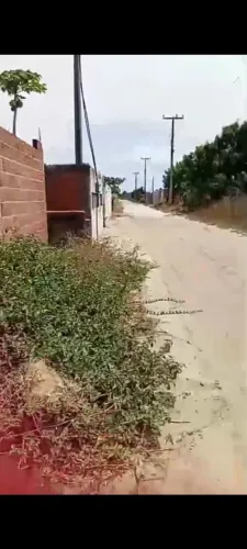 Terreno a venda oito de. Frente com 23 de fundo valor oito e quinhentos murado