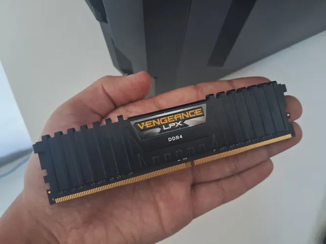 Memória RAM ddr4 8GB 3600Mhz CL18 CORSAIR VENGEANCE LPX envio rápido