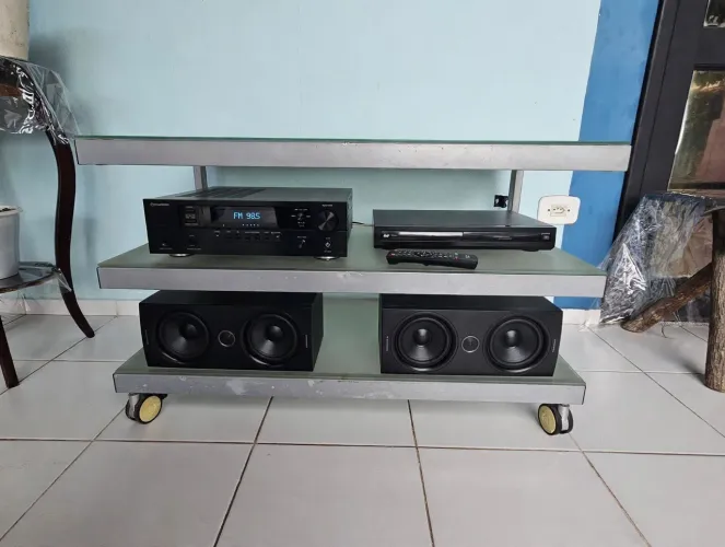 Rack Airon para Home theater