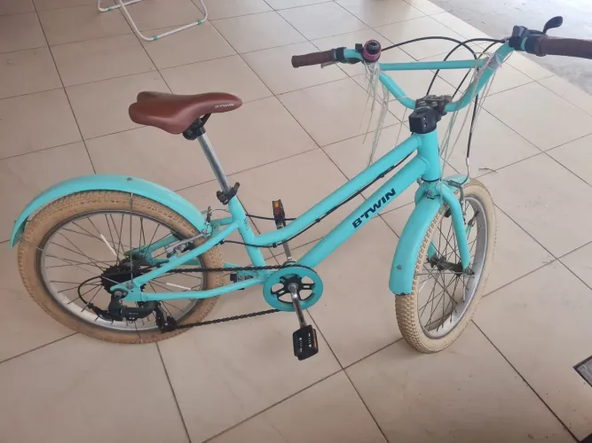 Bicicleta Infantil feminina aro 20 em ótimo estado