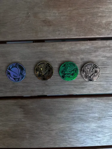 Coleção de moedas do Rayquaza + moeda colecionável do mewtwo