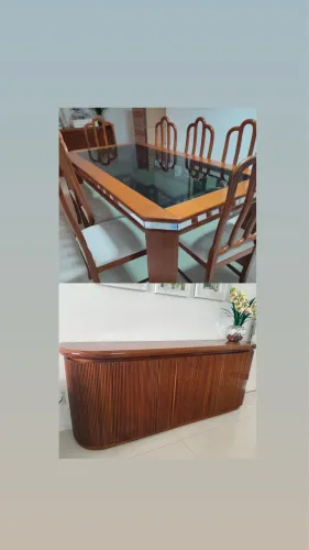 Mesa de jantar completa com 8 cadeiras e aparador, ambos em jacarandá 
