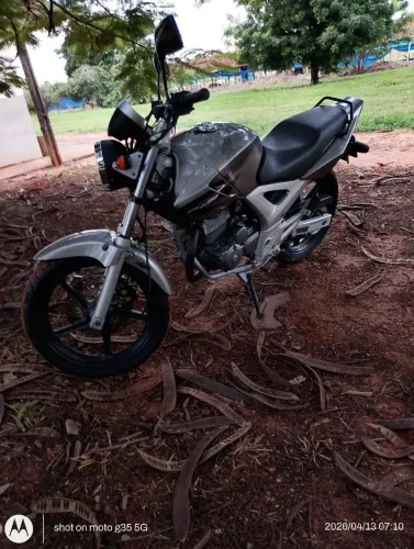 Moto muito boa ótimas condições !