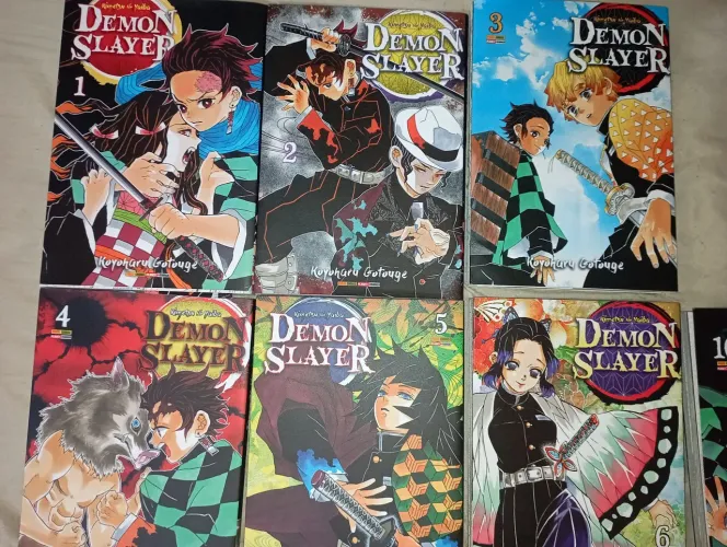 Mangás kimetsu No Yaiba, volumes do 1 ao 10 em excelente estado de conservação