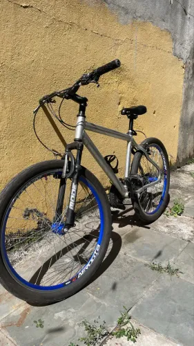 BICICLETA DE ALUMÍNIO ARO 26  QUADRO CALOI