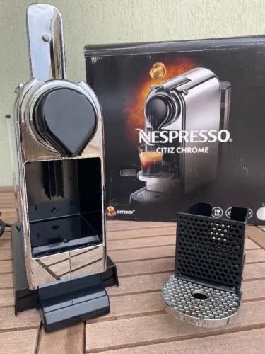 Nespresso Citiz Chrome (usada-como 0km)