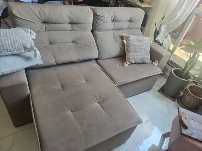 Sofá retrátil e reclinável