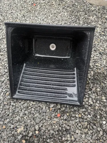 Tanque de lavar roupa com esfregador 