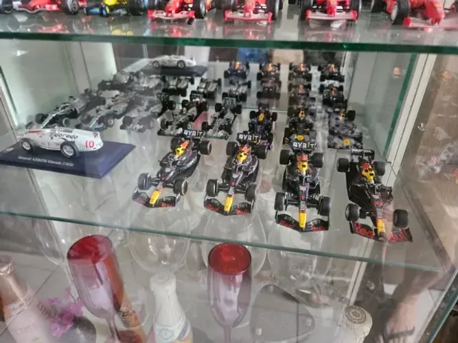 miniaturas 1/42 F1 carros campeões de 1950 até 2024