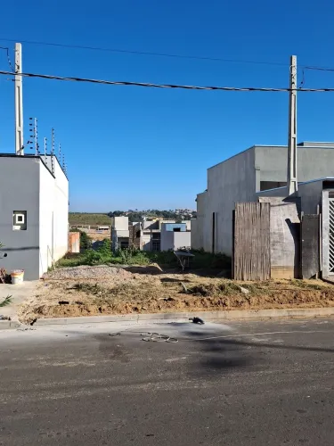 Terreno misto em avenida 