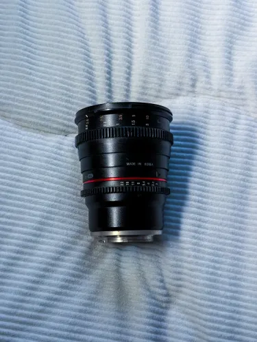 Lente ROKINON 50mm T1.5 Cine DS ? Sony E