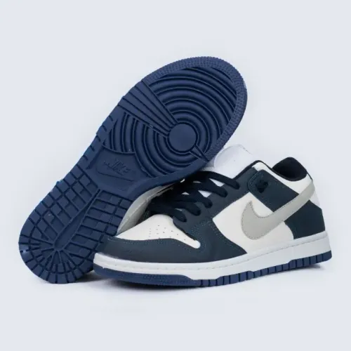 Tenis Nike dunk low 40
