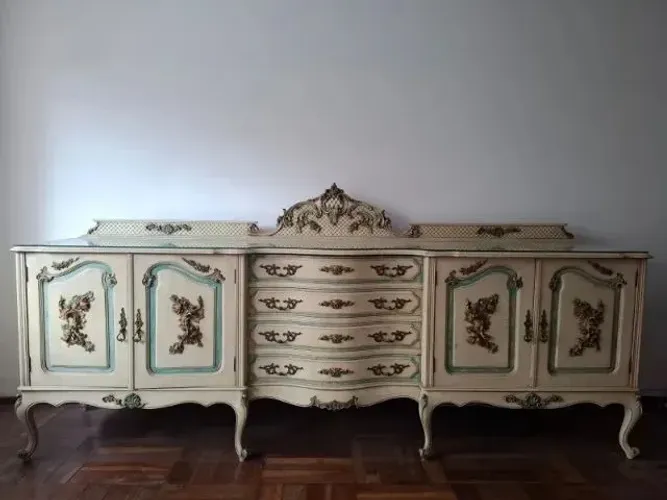 Buffet Luís XVI em Pau-Marfim