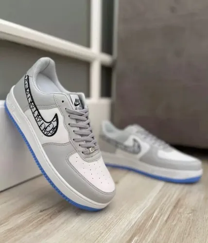 Tênis Nike Airforce com detalhes cinza a pronta entrega