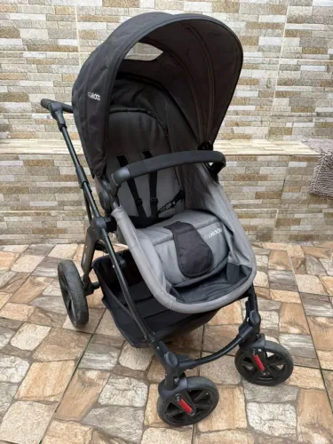 Carrinho de bebê kiddo completo 