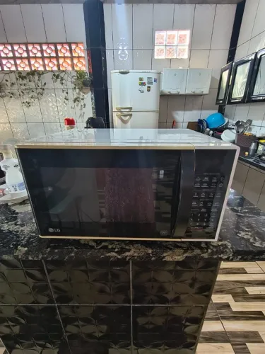Micro-ondas 30 litros LG - excelente estado