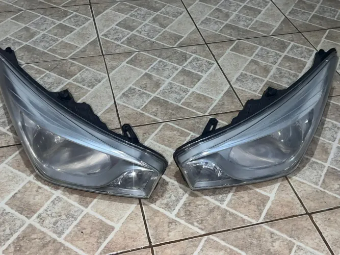Par de farol hb20 2015
