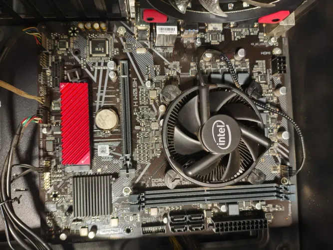 Processador i3 10105f e placa mãe gigabyte H510m