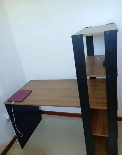 Escrivaninha excelente