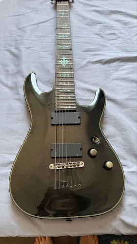 Guitarra Schecter Damien Elite 7 cordas 