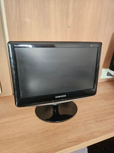 Monitor Samsung SyncMaster B1630 16" LCD + Cabos - Funcionando