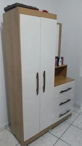 Guarda roupa c/penteadeira 