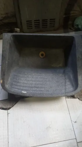 Vende-se uma pia tanque 