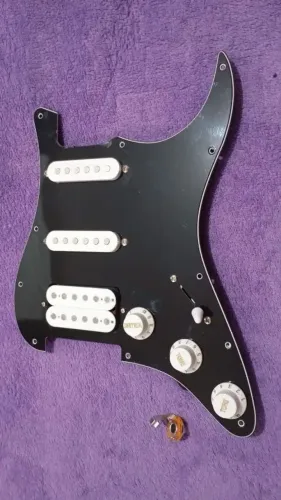 Escudo completo de guitarra Strato com Jack, humbucker e dois Single coil