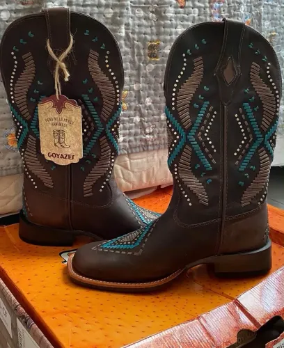 Bota Goyazes Café Nova com Etiqueta tamanho 39
